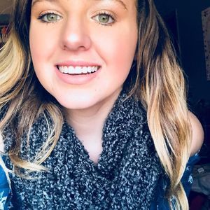 Meet your Posher, Emiley